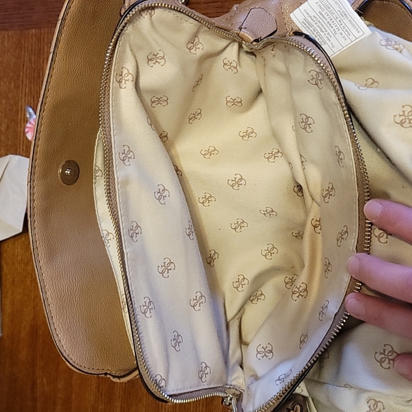 Guess Purse - Picture 4 of 7